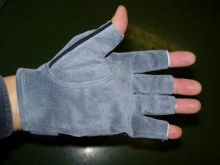glove.jpg