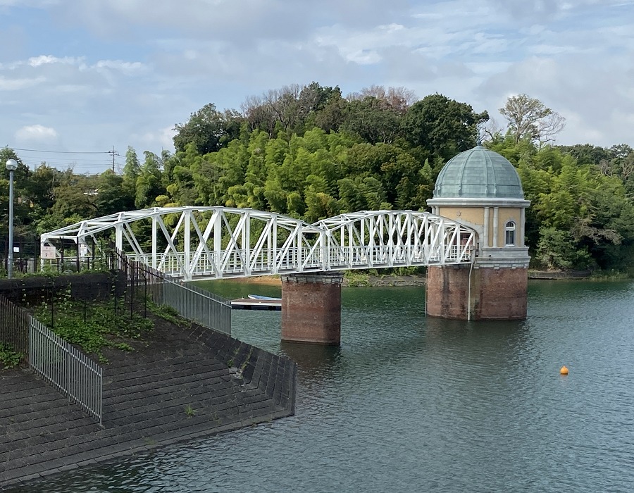 村山下貯水池取水塔